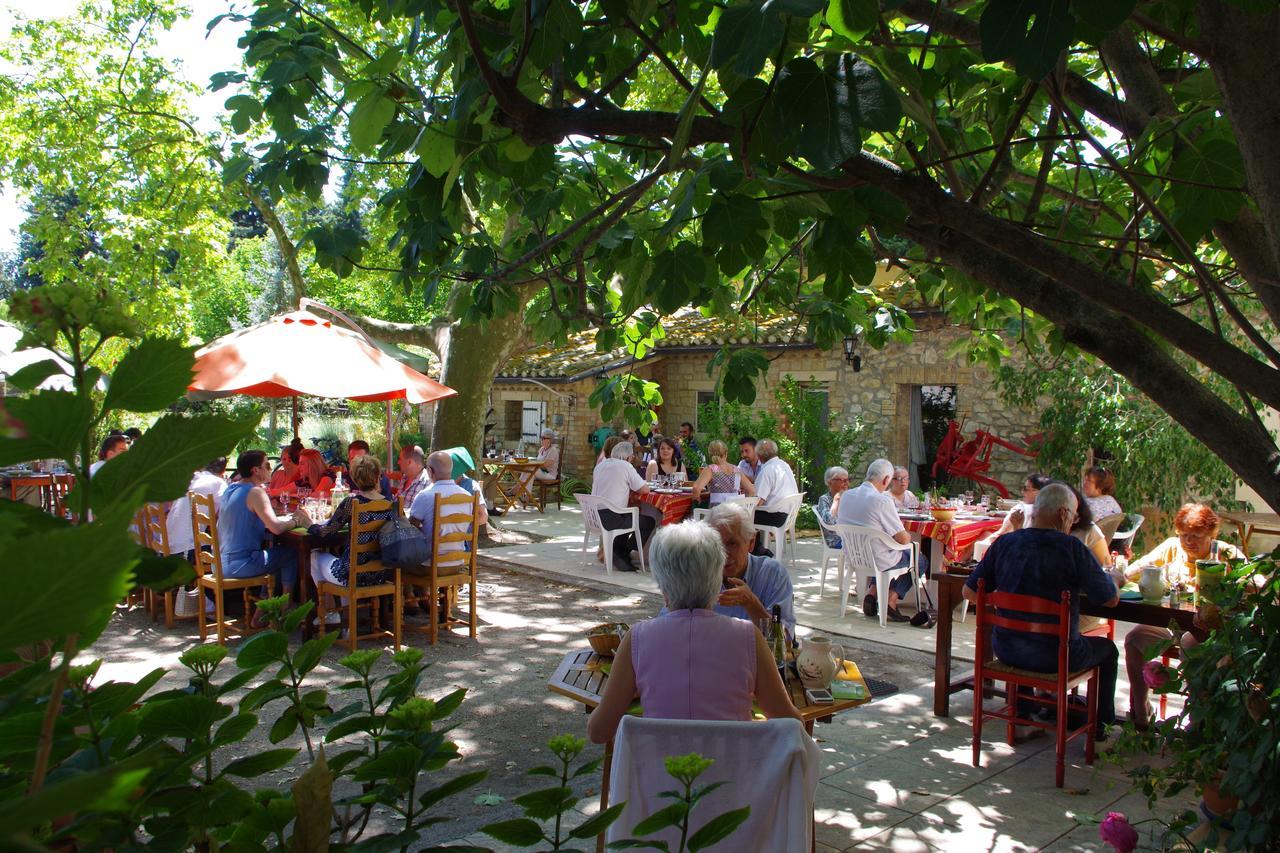 Châteauneuf-de-Gadagne Mas Des Vertes Rives Bed & Breakfast エクステリア 写真